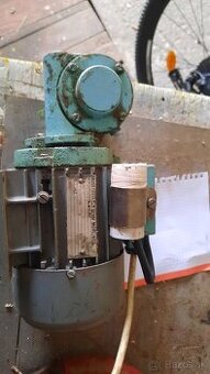 Motor