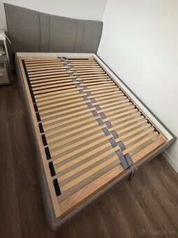 Predám čalúnenú posteľ s úložným priestorom
