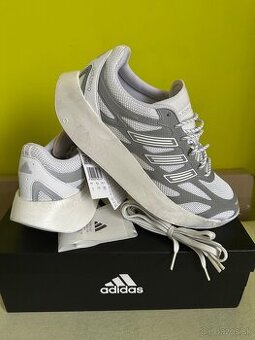 Bezecke tenisky Adidas Aruku - reflexne