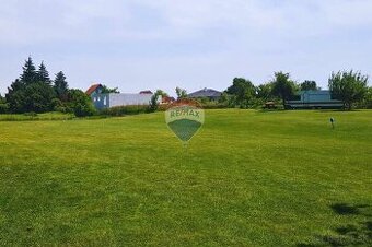 RE/MAX | Pozemok na predaj v obci Šoporňa okres Galanta