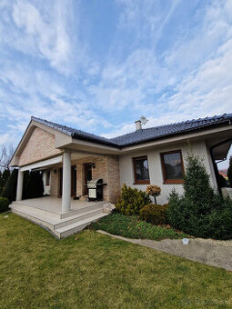 Predaj pekný RD s bazénom v Nitre - Na prameni