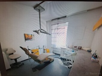 Zariadenie zubnej ambulancie, zubné kreslo.