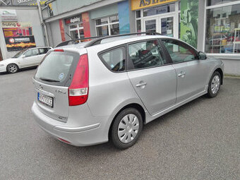 Rozpredám Hyundai i30 CW 1.6 CRDi 66kw - 1