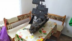 Vlastnoručne vytvorené napodobeniny lodí Pirátov Karibiku