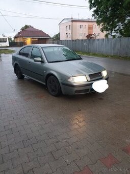 Predam skoda octavia 1.6