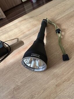 Hľadacie svietidlo Armytek Barracuda Pro - 800 metrov dosah