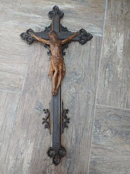 Drevorezba Ježis na kríži