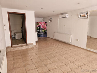SENEC – NA PRENÁJOM obchodný priestor - kancelária - salón,