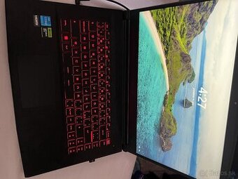 Herný laptop