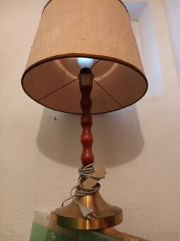Lampa stolná