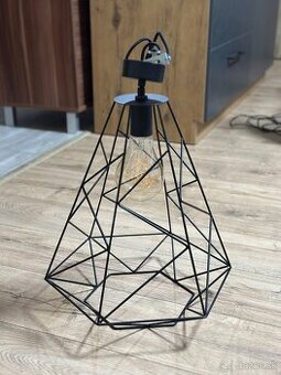 Stropná lampa