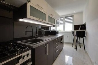 Kompletne zrekonštruovaný 2-izbový byt, 60 m² – Špačince. - 1