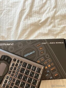 Roland SP 404