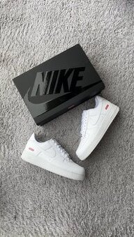 Nike Air Force 1 Low Supreme White