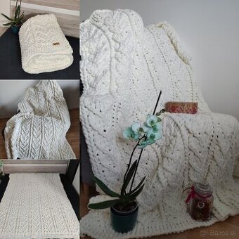 Pletená deka pre dospelých smotanova