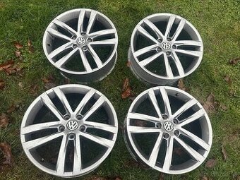 Volkswagen Golf originál disky R18