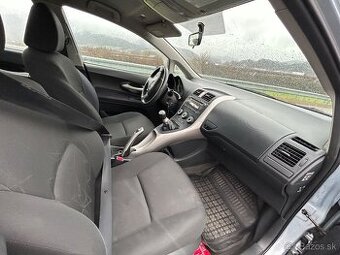 Toyota Auris 1.4 d4d možná výmena/leasing