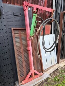 Predám hydraulické rameno do trojbodu