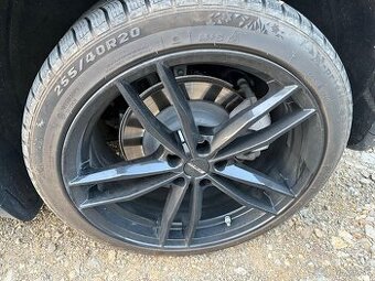 Tesla model Y R20