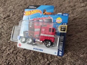 .HOT WHEELS - OPTIMUS PRIME.