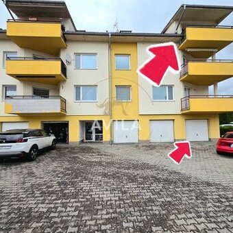 PREDAJ: Priestranný 4-izb byt, 2 balkóny, garáž_Nové Mesto n