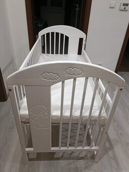 Luxusná biela postieľka (spúšťací bok) viac kusov / typov