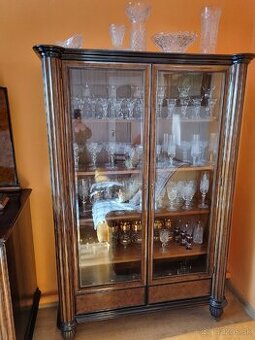 Predám starožitnú jedáleň