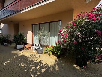 Priestranný 5-izb. RD s terasou aj záhradou - 1