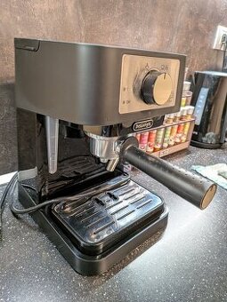 PredamPákový kávovar De'Longhi Stilosa EC 260.BK