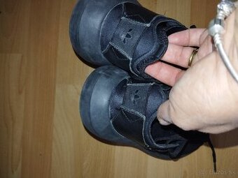 Adidas ľahučké a pohodlné tenisky