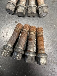 Predlžene dlhe šroby skrutky seat škoda audi vw