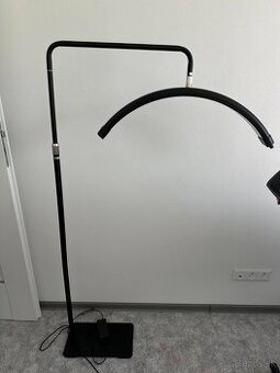 Kozmetická stojacia lampa