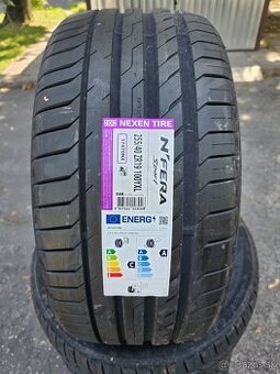 255/40r19