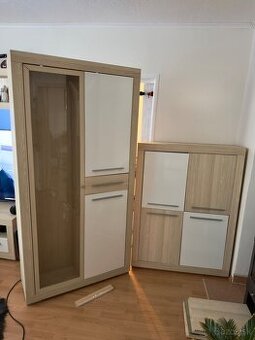Komoda a presklená vytrína