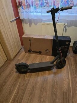 Xiaomi Mi Electric Scooter 4 Pro