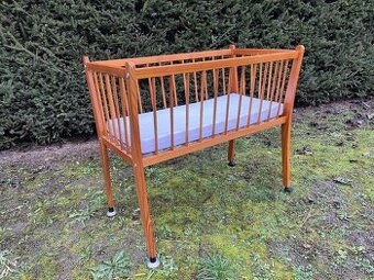 Postieľka pre babätko