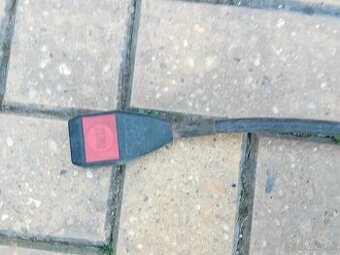 Úchytka na bezpečnostné pásy Škoda 105