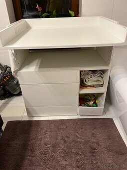 Komoda Ikea s prebaľovacim pultom