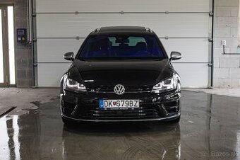 VW Golf R Variant 221kW DSG Panorama, Koža, ACC
