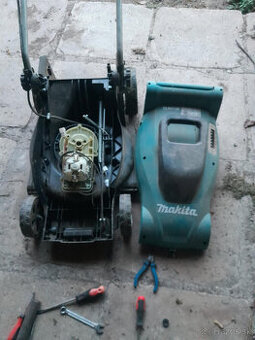 El kosačka Makita ELM4120