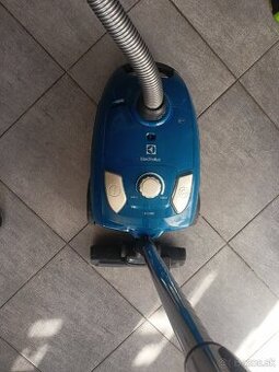 vysávač Electrolux EasyGo