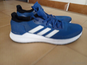 Panske bezecke tenisky ADIDAS SolarBlaze.