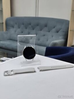 Samsung Galaxy Watch 4 LTE 44mm Strieborné