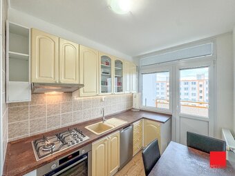 PRIESTRANNÝ 3 IZBOVÝ BYT S BALKÓNOM