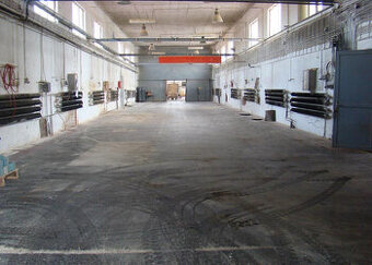 Výrobno skladový areál s pozemkom 8000 m2 v Kežmarku