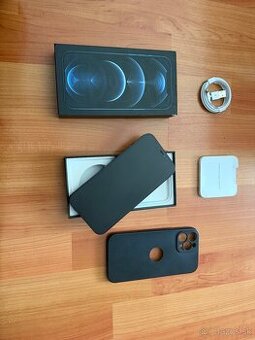 Predám Apple IPhone 12 PRO MAX 256GB Blue Základné Známky