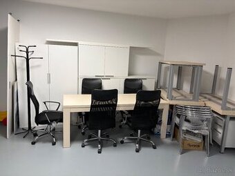 Predám kancelársky nábytok vyrobený na mieru: