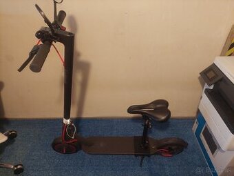 Xiaomi Mi Electric Scooter PRO (v stave nového kusu)
