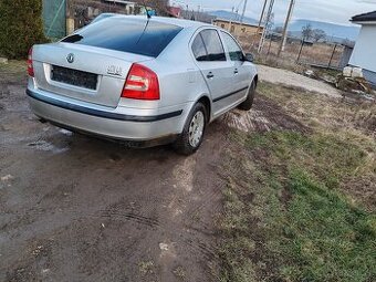 Skoda Octavia 2 1.6 benzin na nahradne diely