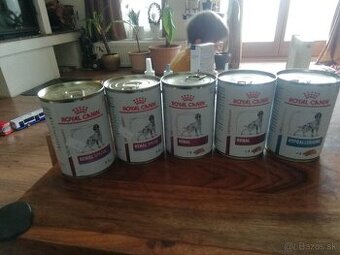 Predam psie konzervy royal canine renal a hypoallergenic